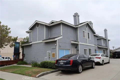 1323 W. Palmyra Ave.
