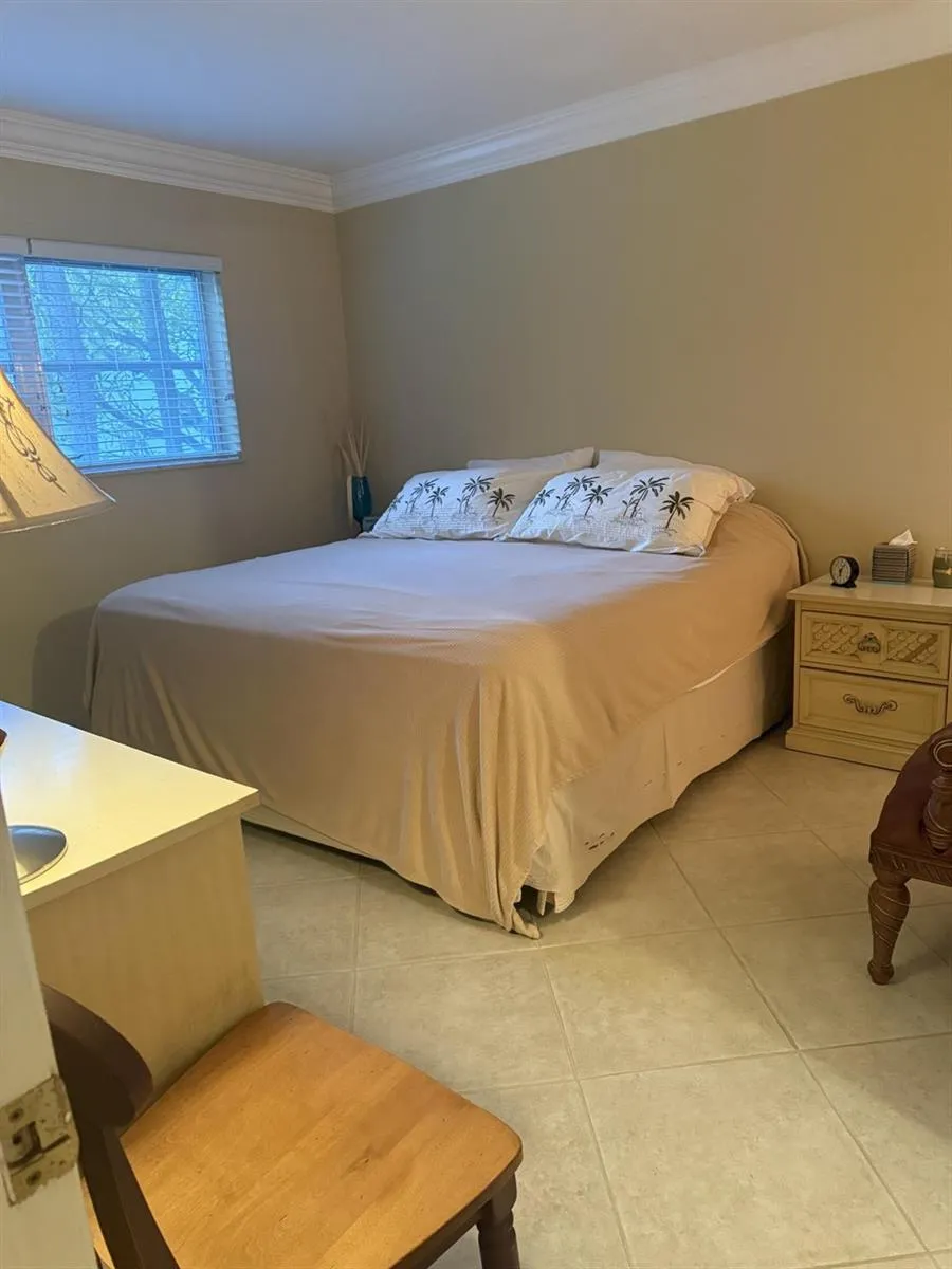 2050 NE 39th Street #211w Lighthouse Point, FL 33064
