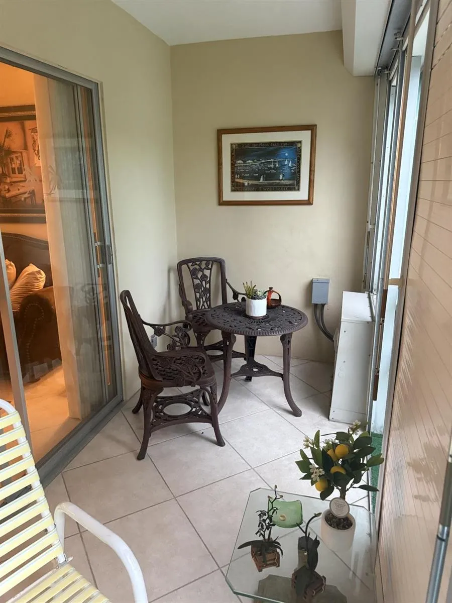 2050 NE 39th Street #211w Lighthouse Point, FL 33064