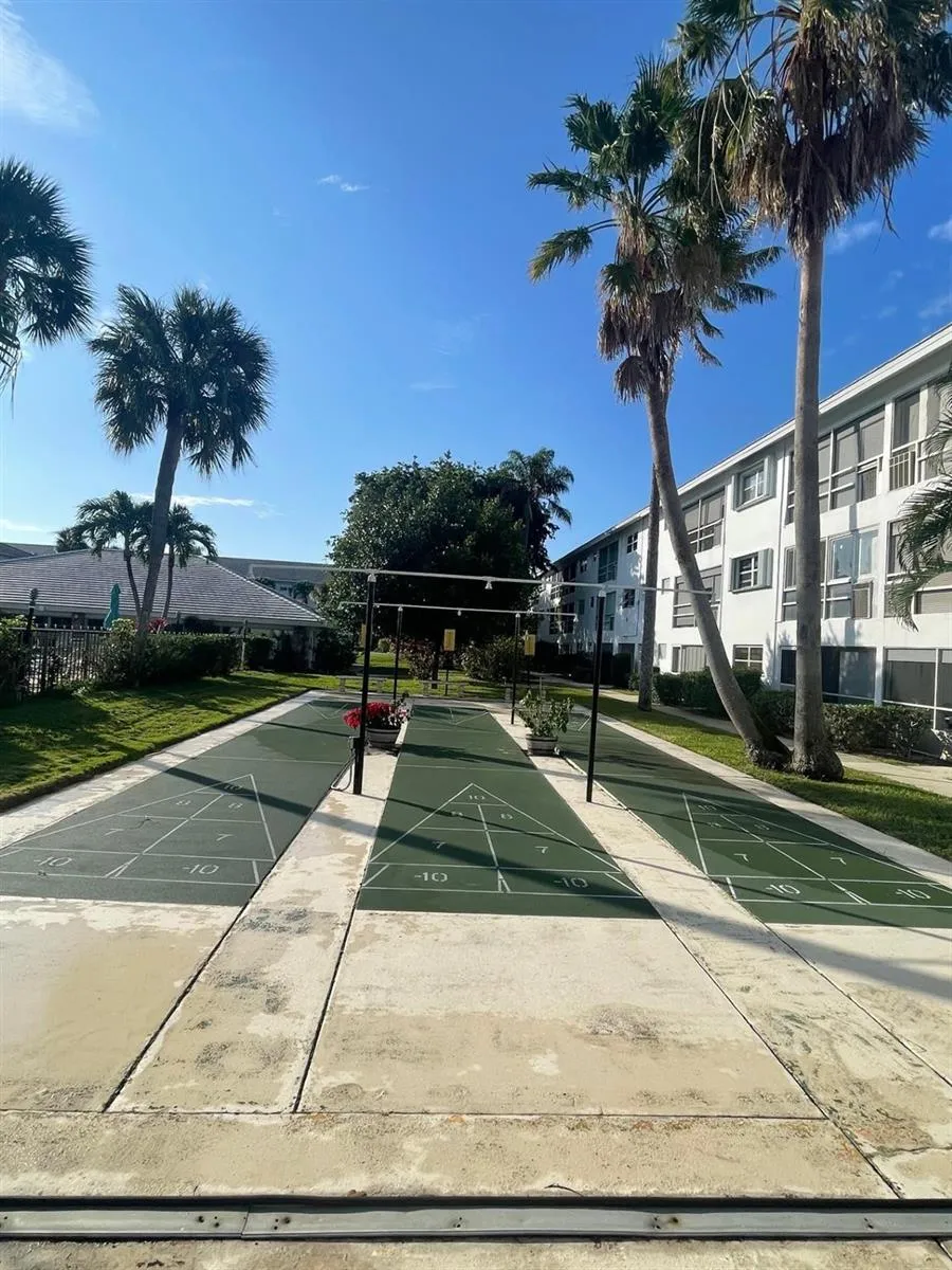 2050 NE 39th Street #211w Lighthouse Point, FL 33064