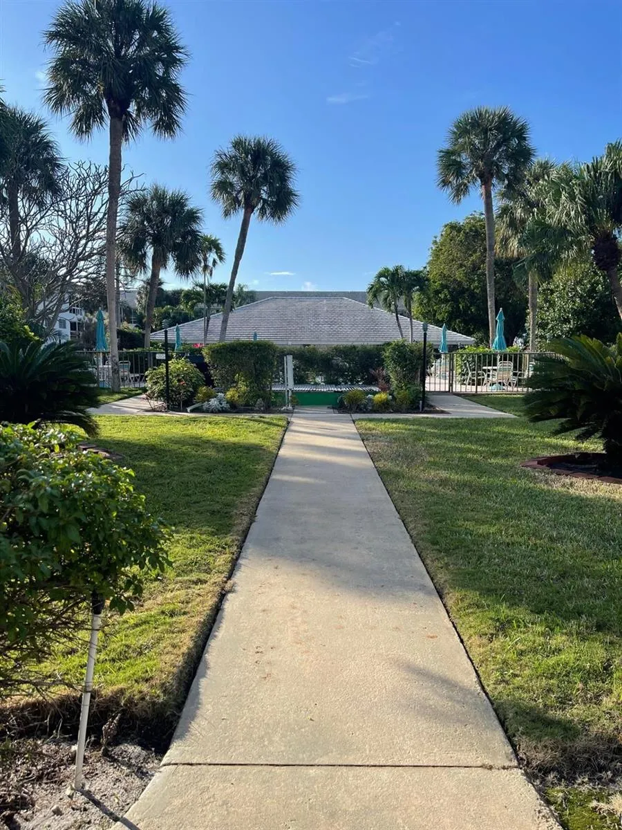 2050 NE 39th Street #211w Lighthouse Point, FL 33064