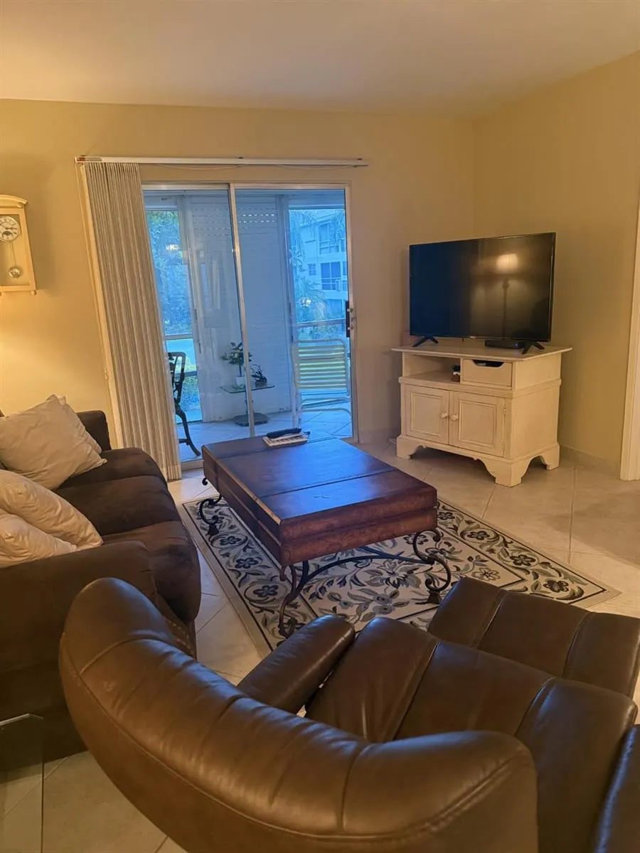 2050 NE 39th Street #211w Lighthouse Point, FL 33064