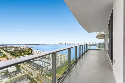 220 Lake Shore Drive #2005