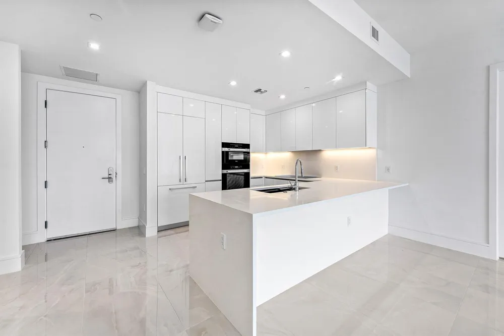 220 Lake Shore Drive #2005 Lake Park, FL 33403