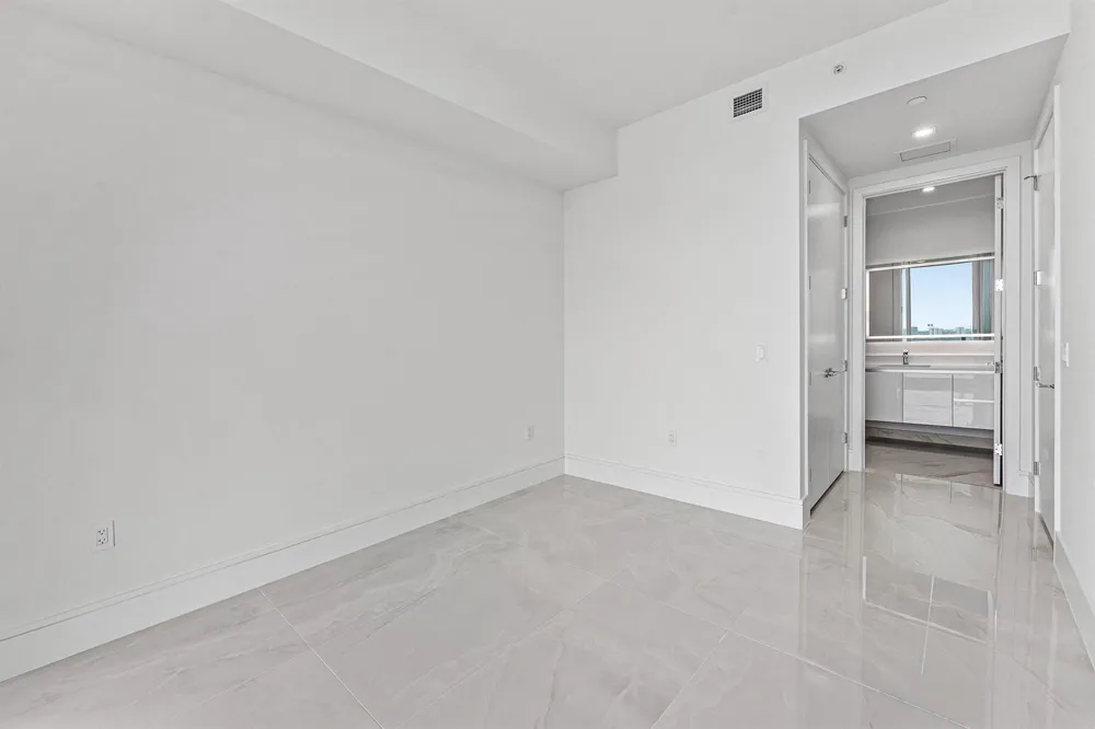 220 Lake Shore Drive #2005 Lake Park, FL 33403
