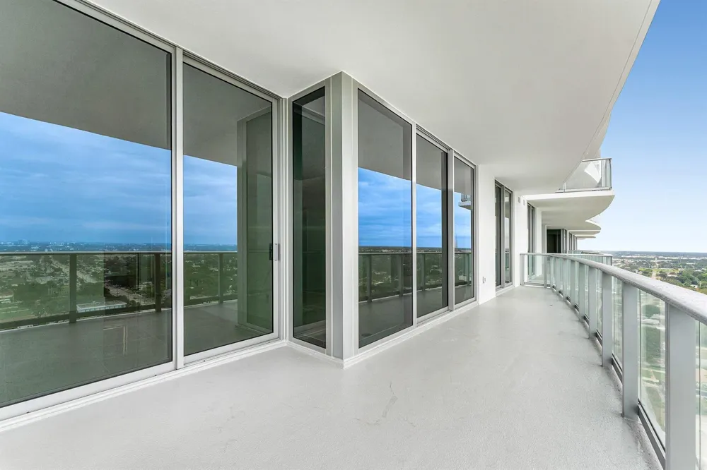 220 Lake Shore Drive #2005 Lake Park, FL 33403