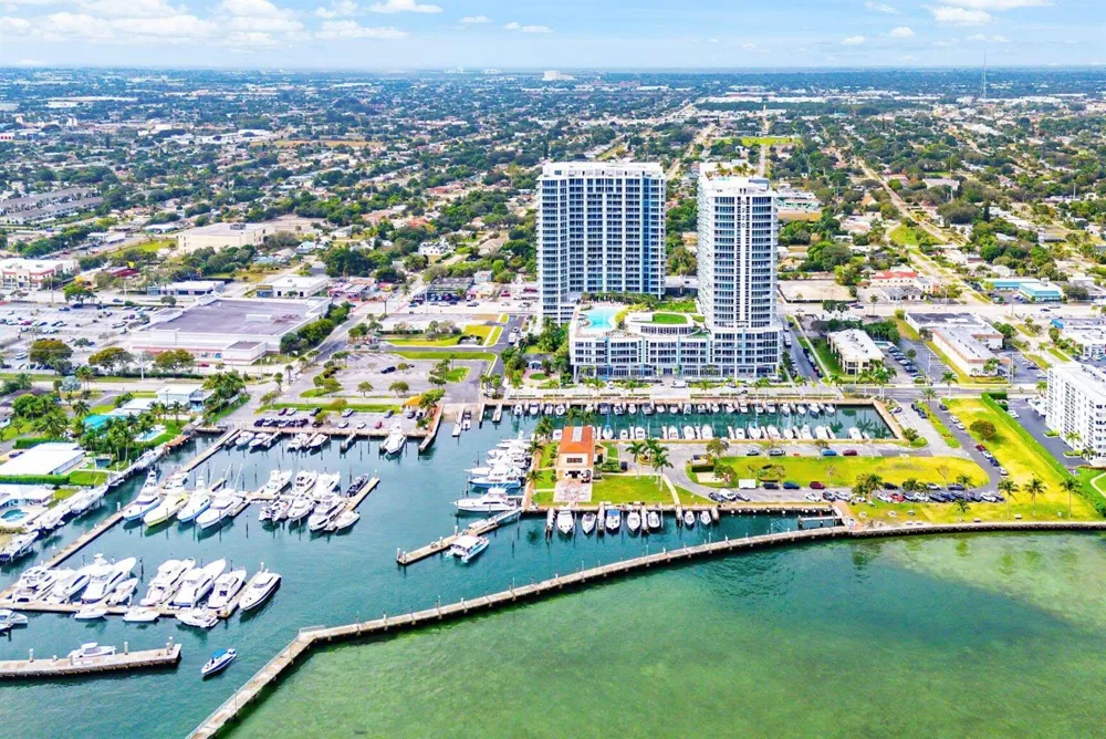 220 Lake Shore Drive #2005 Lake Park, FL 33403