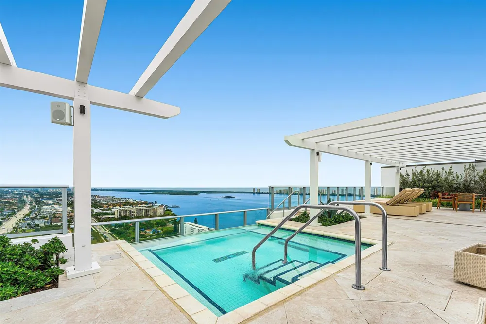 220 Lake Shore Drive #2005 Lake Park, FL 33403
