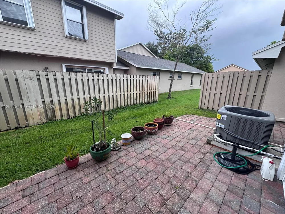 12204 NW 36th Pl Sunrise, FL 33323