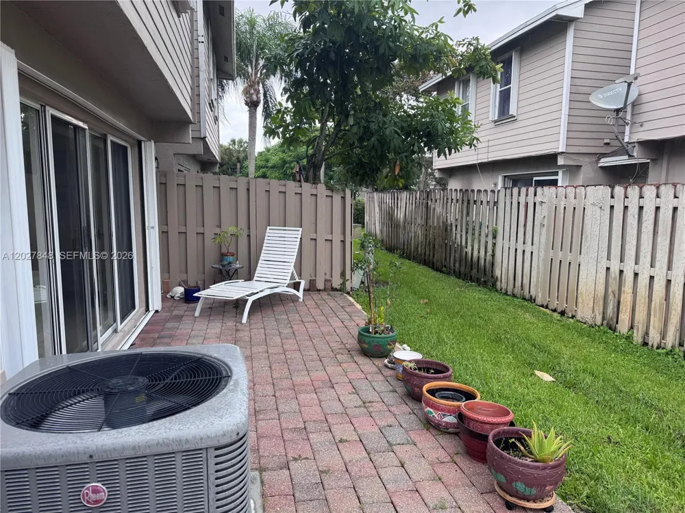 12204 NW 36th Pl Sunrise, FL 33323