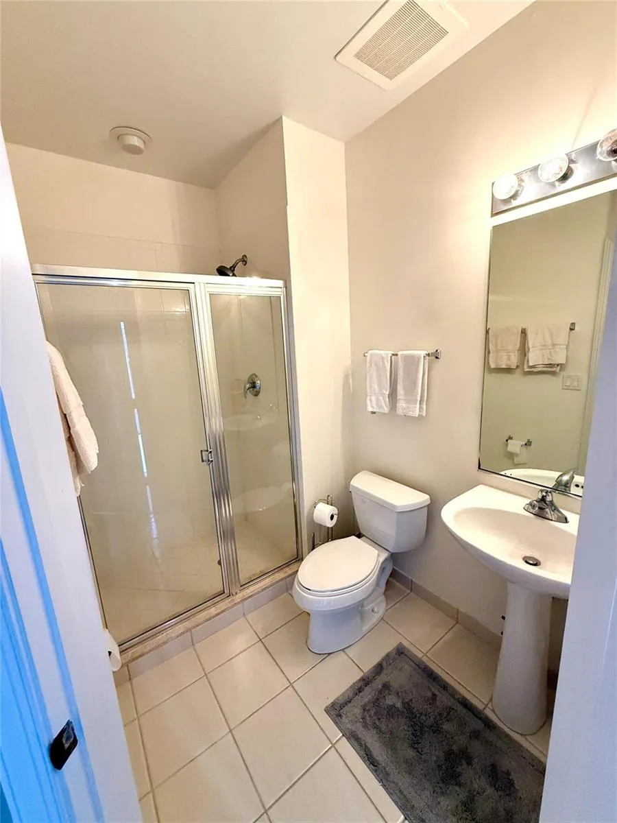 1951 Coral Heights Boulevard #402 Oakland Park, FL 33308