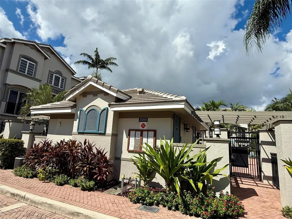 1951 Coral Heights Boulevard #402 Oakland Park, FL 33308