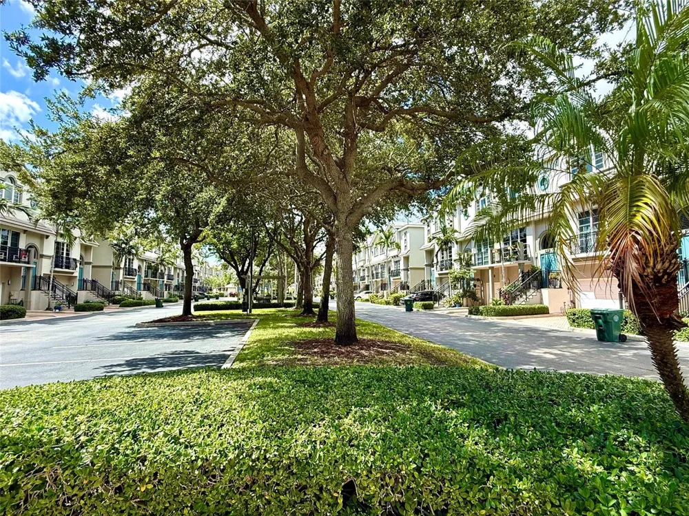 1951 Coral Heights Boulevard #402 Oakland Park, FL 33308