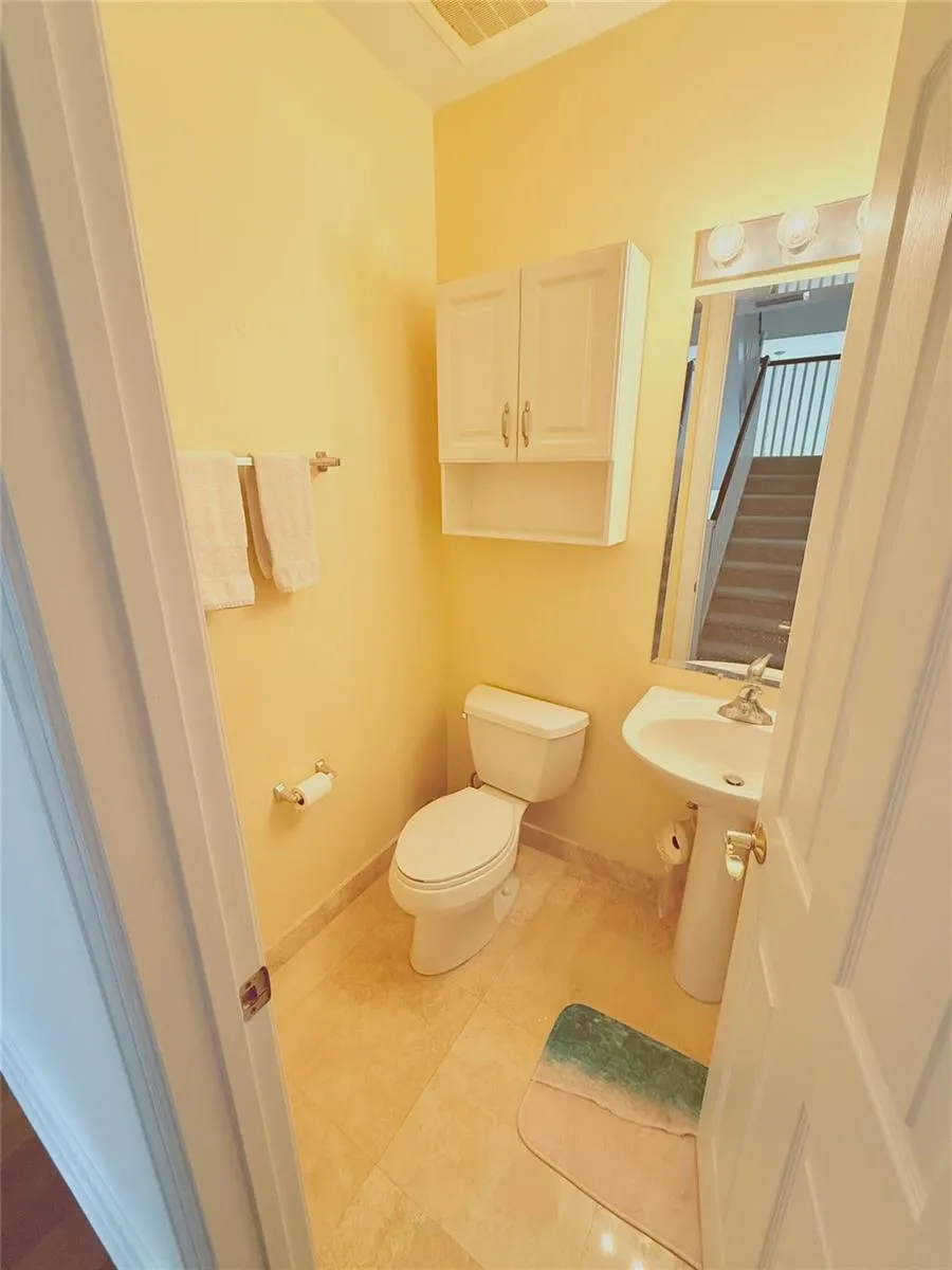 1951 Coral Heights Boulevard #402 Oakland Park, FL 33308