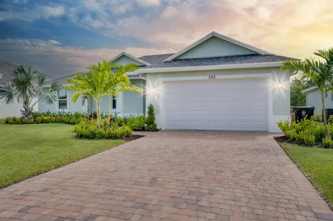 388 SW Vista Lake Drive