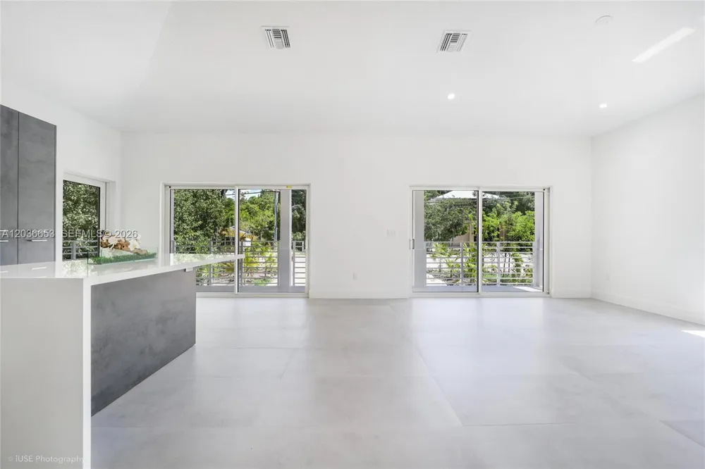 5 Bowen Dr Key Largo, FL 33037
