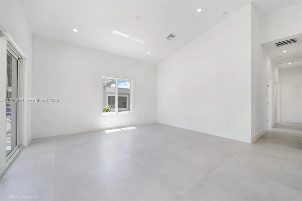 5 Bowen Dr Key Largo, FL 33037