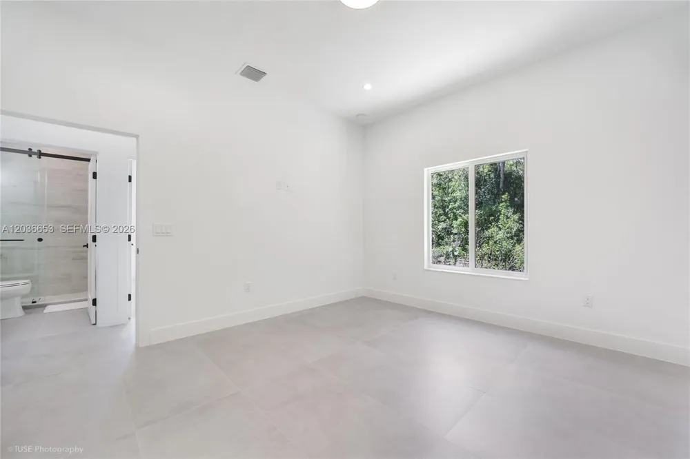 5 Bowen Dr Key Largo, FL 33037