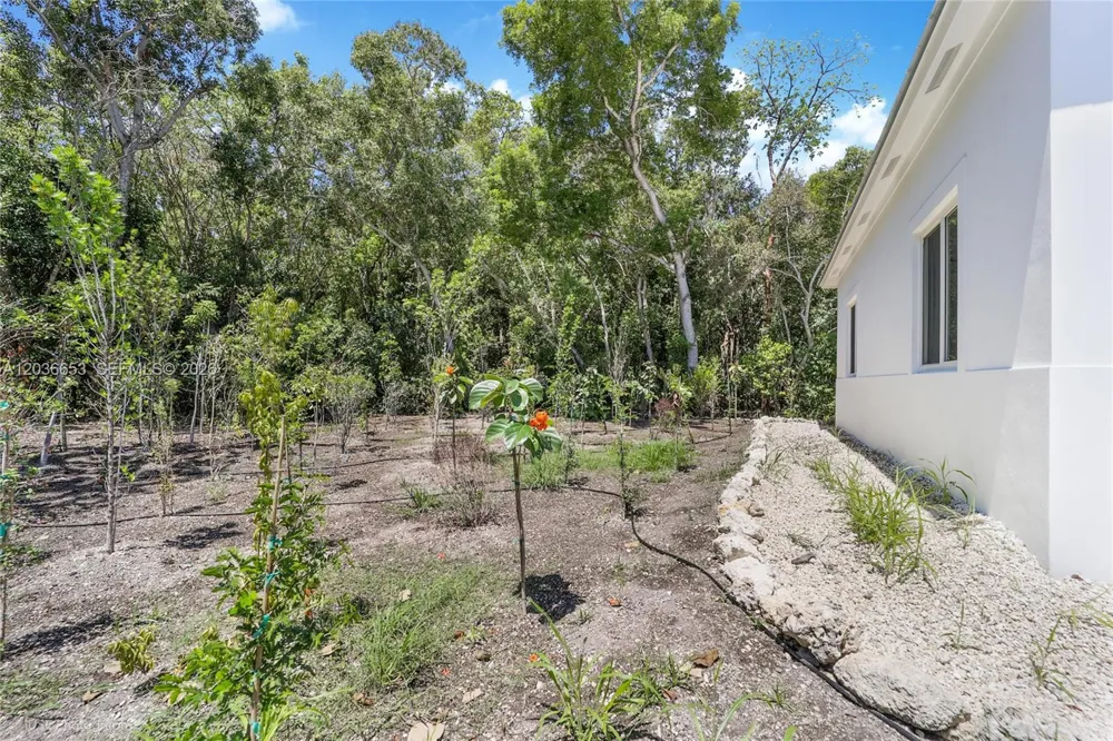 5 Bowen Dr Key Largo, FL 33037