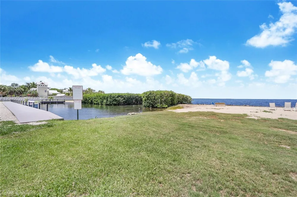 5 Bowen Dr Key Largo, FL 33037