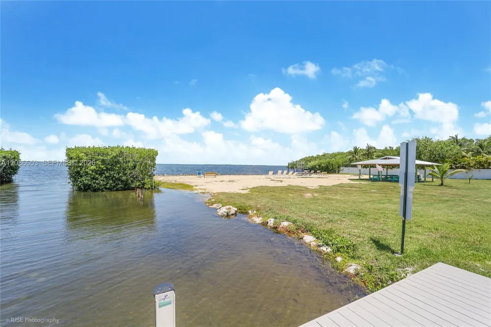 5 Bowen Dr Key Largo, FL 33037