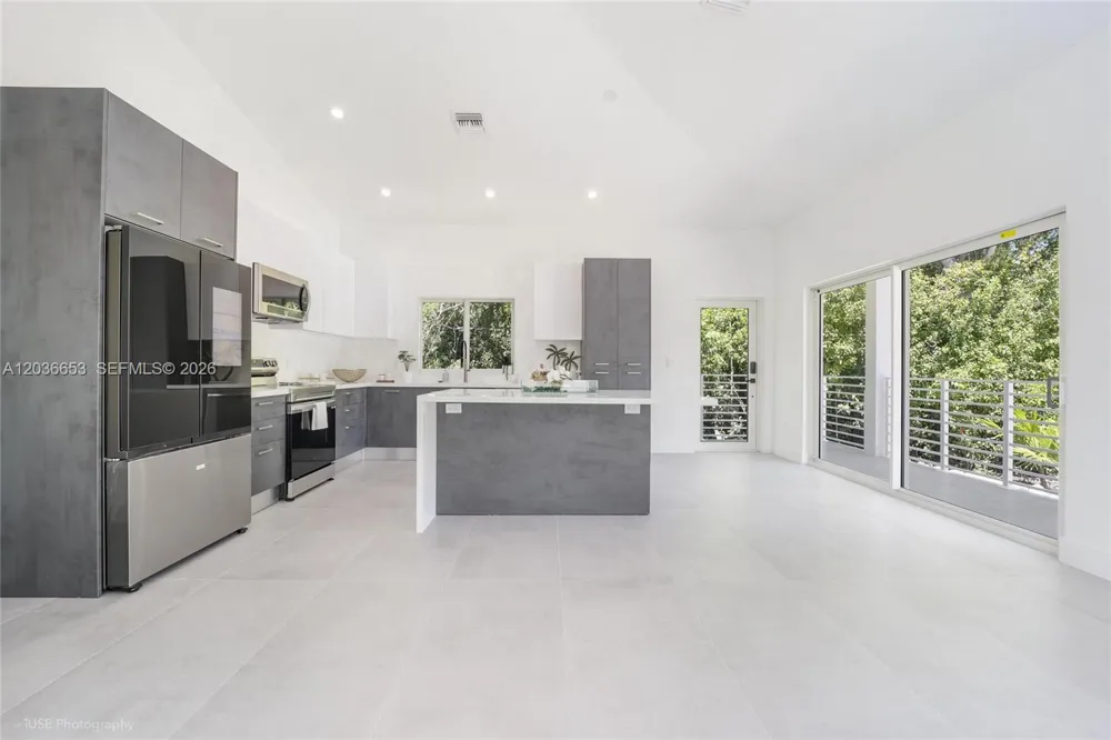 5 Bowen Dr Key Largo, FL 33037