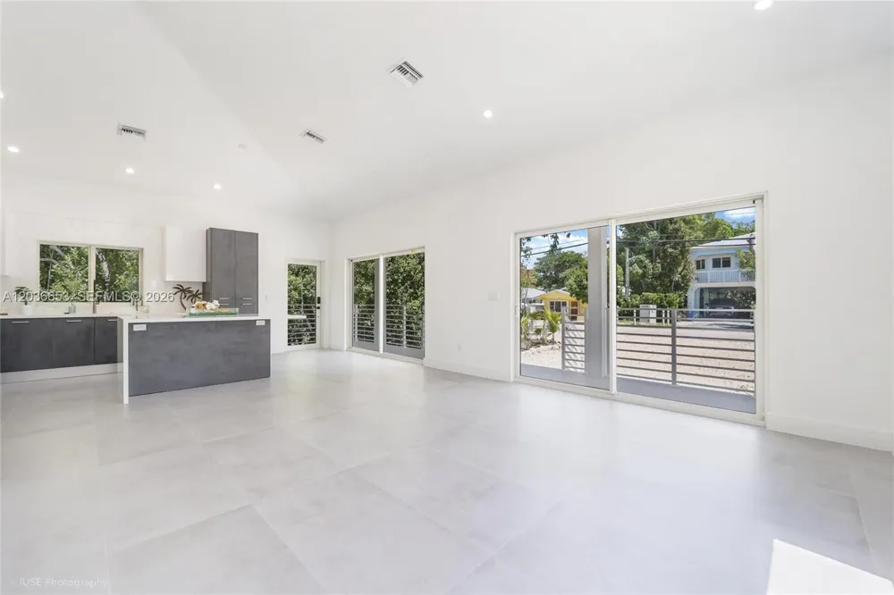 5 Bowen Dr Key Largo, FL 33037