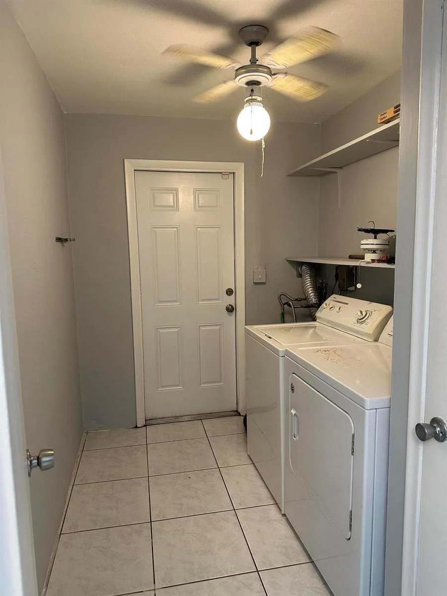 5227 SW 94th Avenue Cooper City, FL 33328