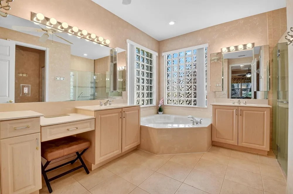 7803 Sundial Harbor Pt. Lake Worth, FL 33467