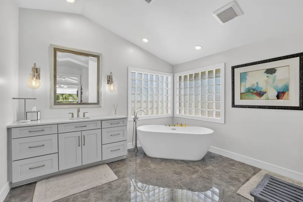 2920 NE 47th Street Lighthouse Point, FL 33064