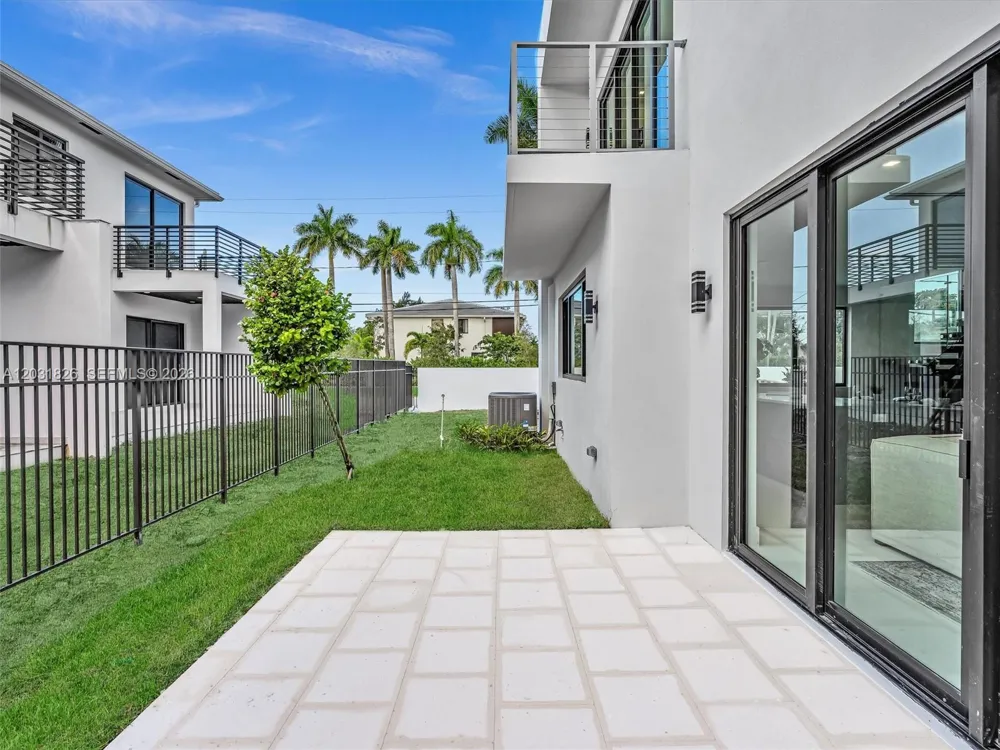 4656 SW 32nd Ave #B1 Dania Beach, FL 33312