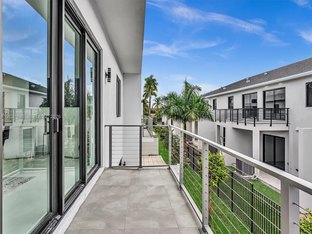 4656 SW 32nd Ave #B1 Dania Beach, FL 33312