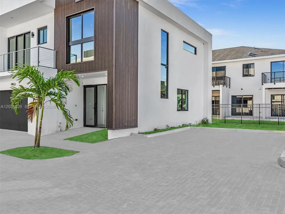 4656 SW 32nd Ave #B1 Dania Beach, FL 33312