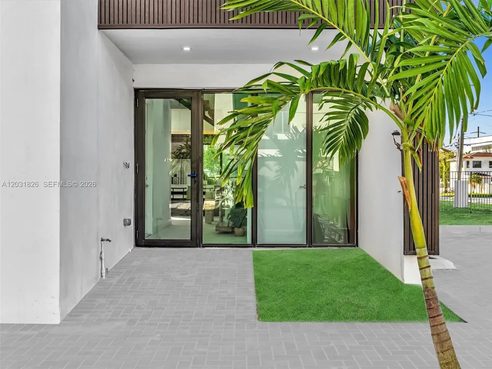 4656 SW 32nd Ave #B1 Dania Beach, FL 33312