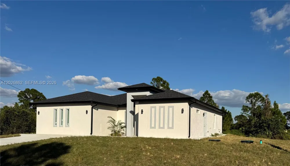 713 DA VINCI AVE S Lehigh Acres, FL 33974
