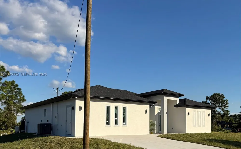 713 DA VINCI AVE S Lehigh Acres, FL 33974