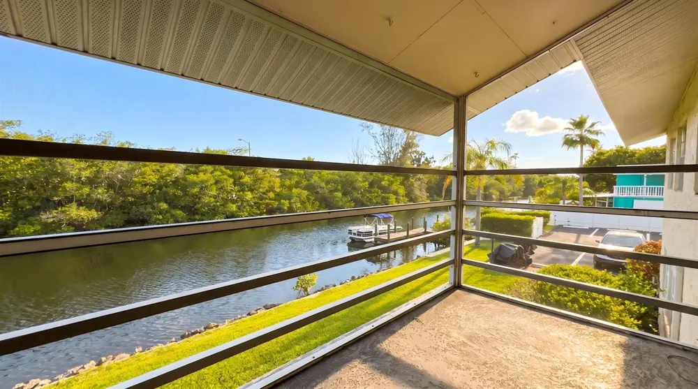 1845 Robalo Drive #205 Vero Beach, FL 32960