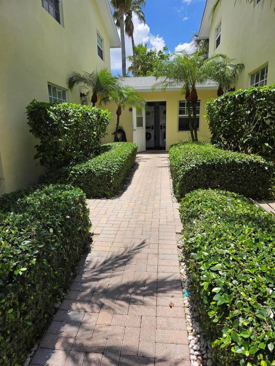 2660 NE 8th Avenue #Unit 219 Wilton Manors, FL 33334
