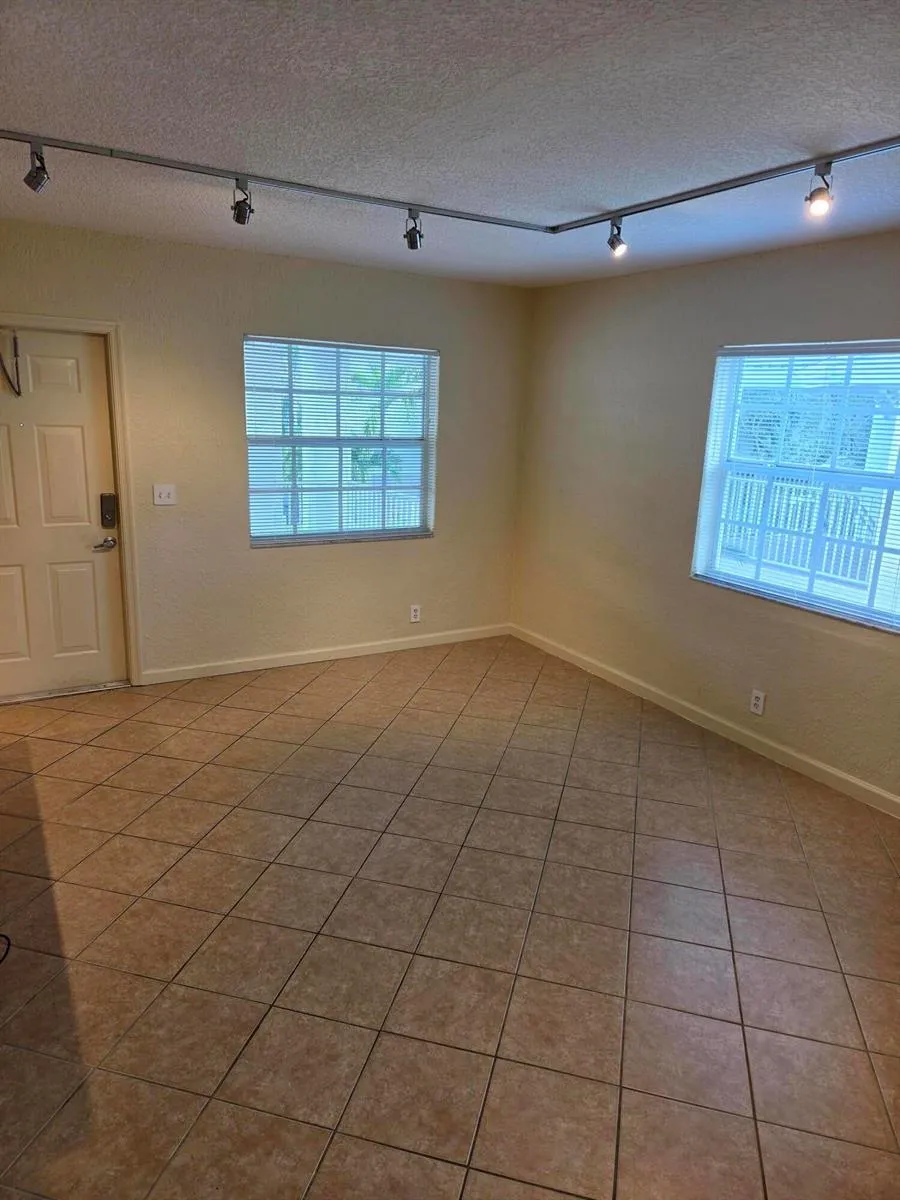 2660 NE 8th Avenue #Unit 219 Wilton Manors, FL 33334