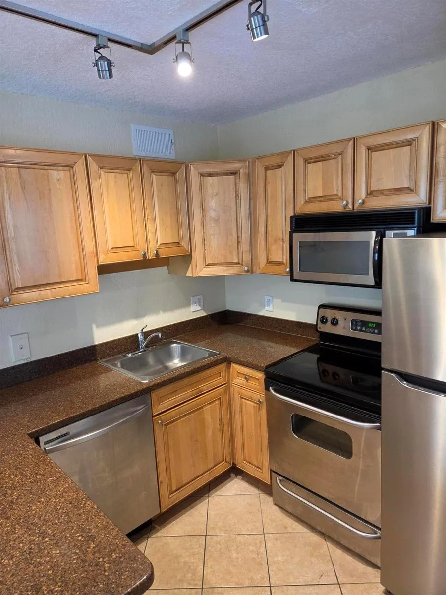 2660 NE 8th Avenue #Unit 219 Wilton Manors, FL 33334