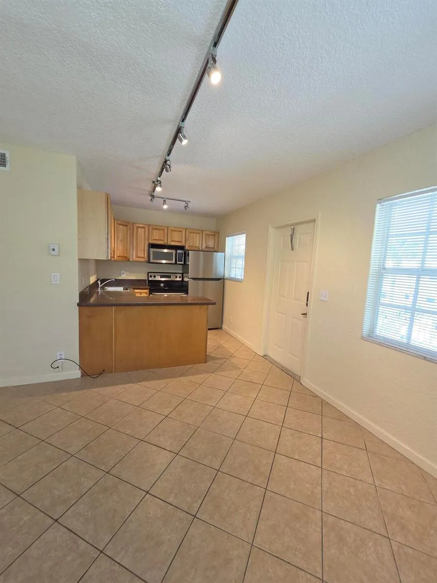 2660 NE 8th Avenue #Unit 219 Wilton Manors, FL 33334