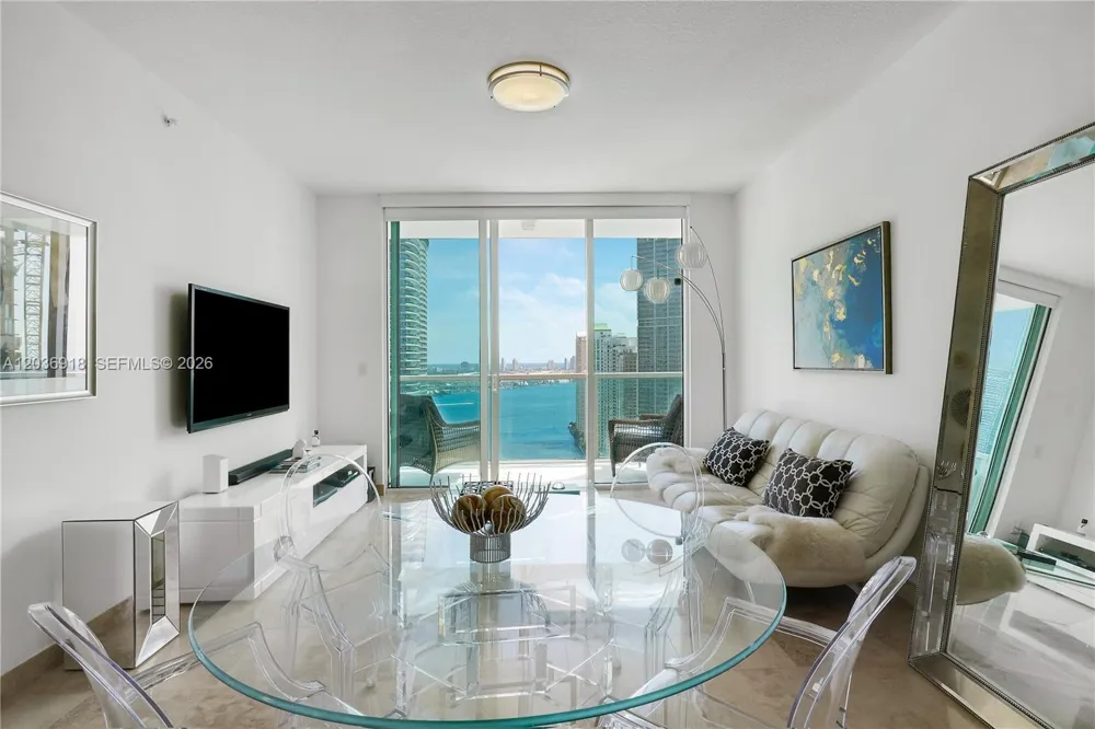 31 SE 5th St #3812 Miami, FL 33131