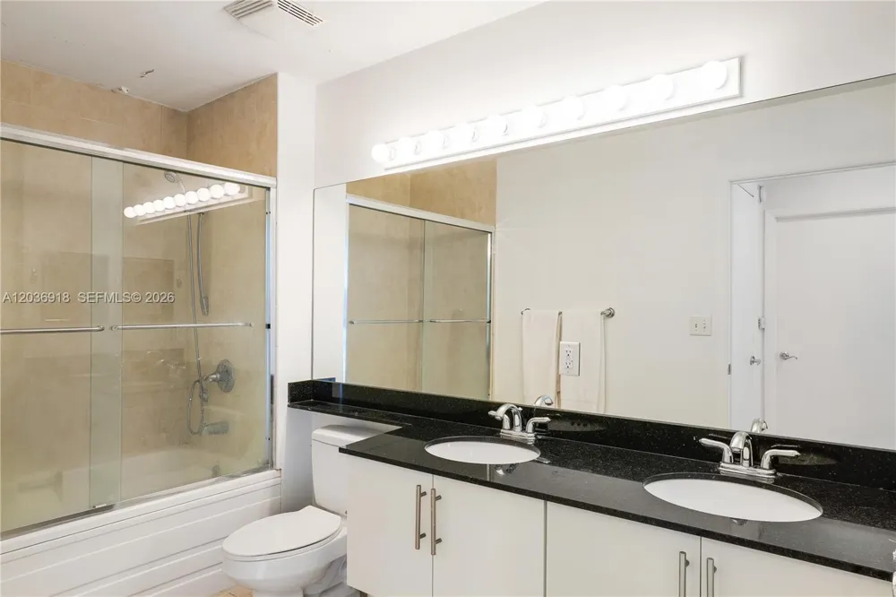 31 SE 5th St #3812 Miami, FL 33131