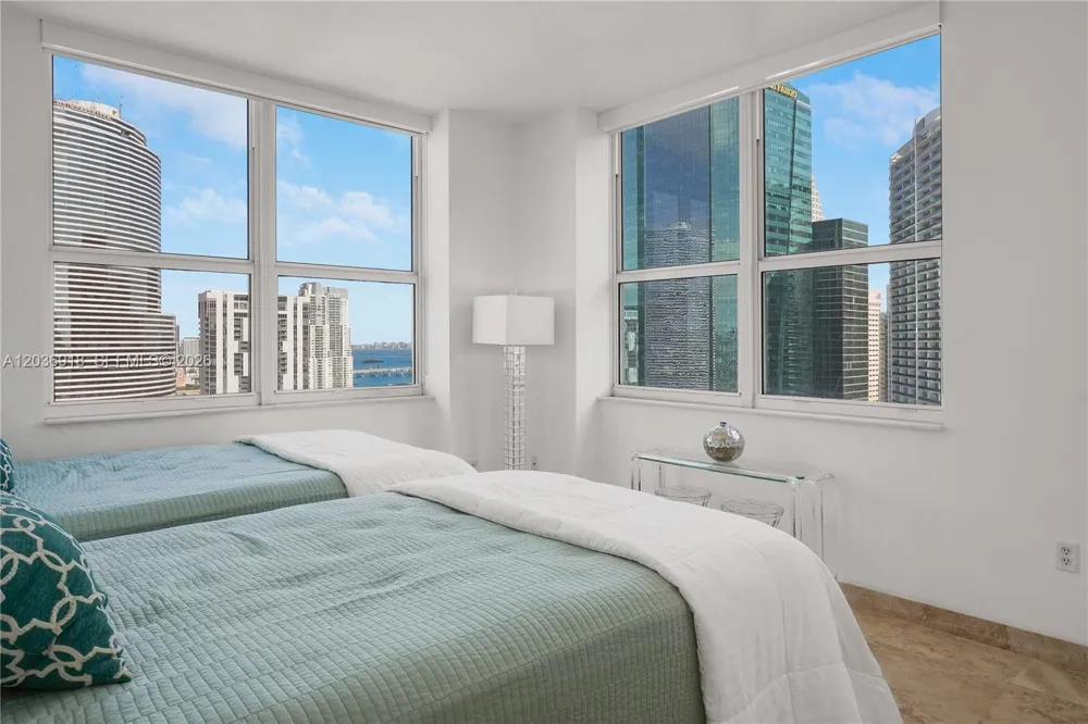 31 SE 5th St #3812 Miami, FL 33131