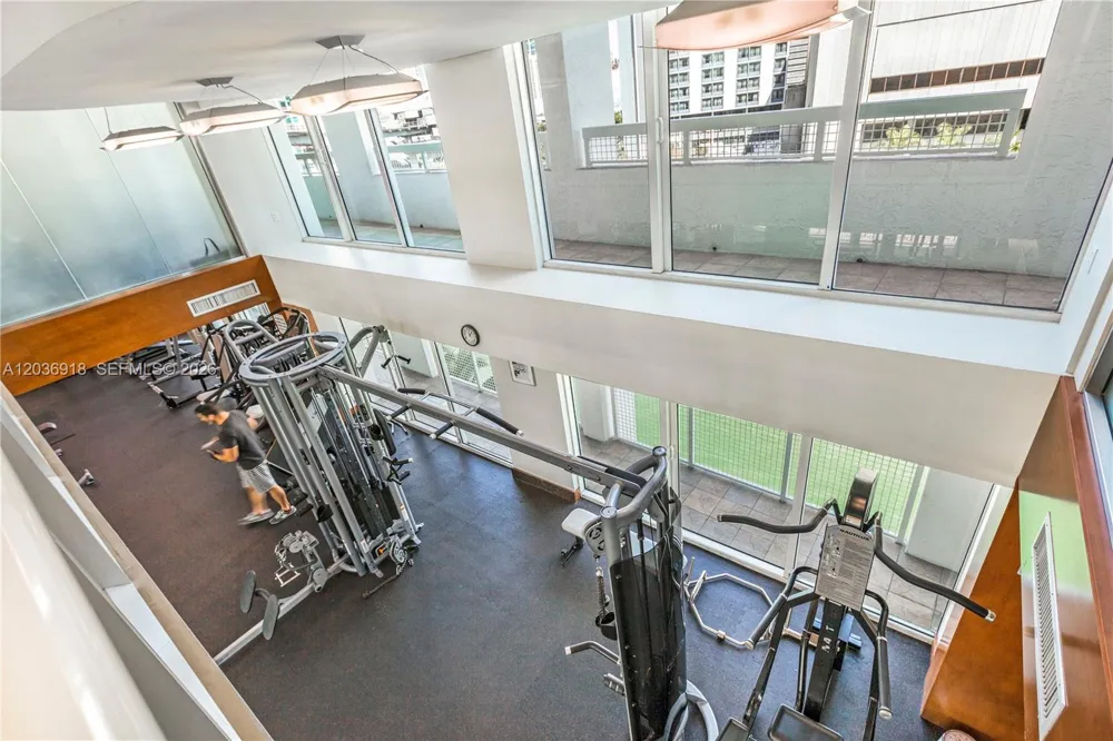 31 SE 5th St #3812 Miami, FL 33131