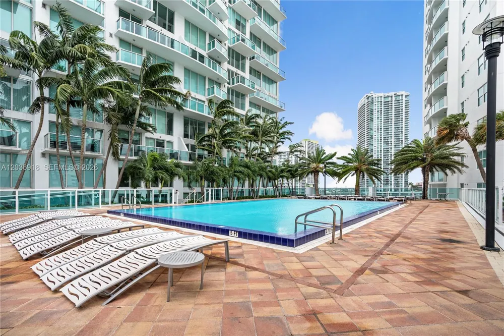 31 SE 5th St #3812 Miami, FL 33131