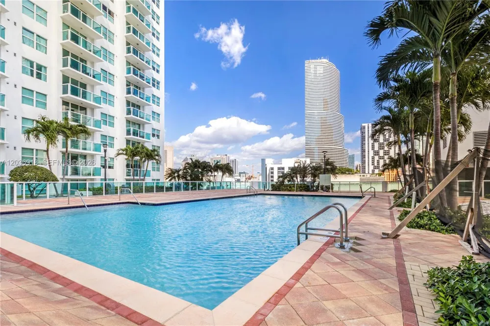 31 SE 5th St #3812 Miami, FL 33131