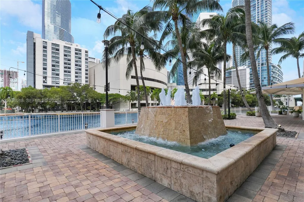 31 SE 5th St #3812 Miami, FL 33131