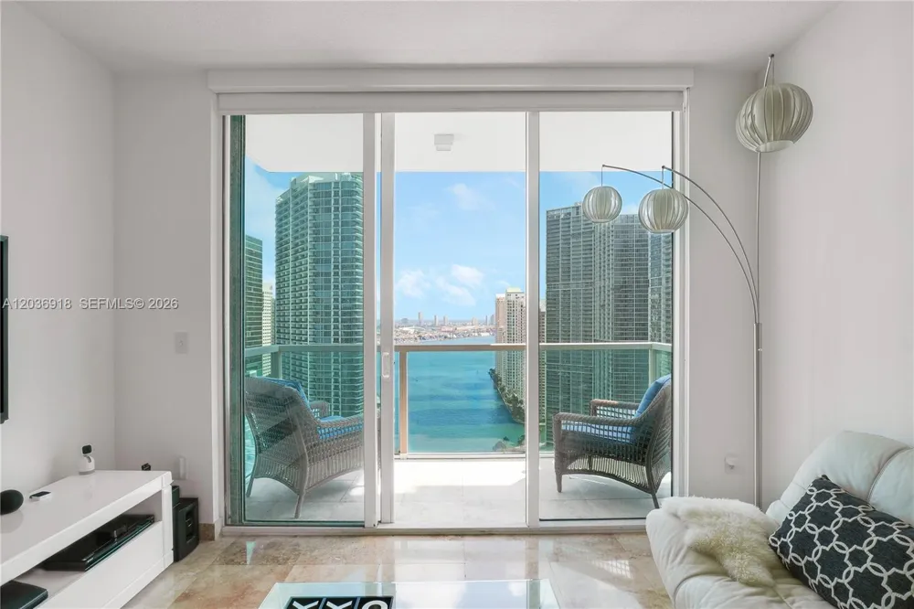 31 SE 5th St #3812 Miami, FL 33131