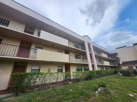 3470 Foxcroft Road #207